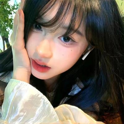 甜蜜寂寞女孩